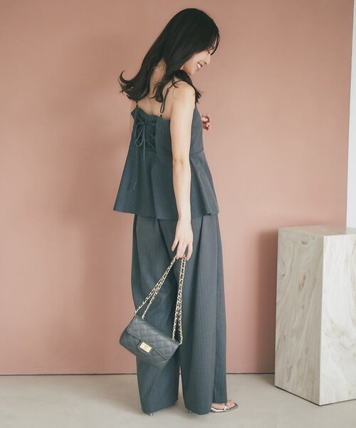 La boutique BonBon（ラブティックボンボン）の「【セットアップ可】ストライプワイドパンツ（スラックス・レディース・チャコールグレー/ライトグレー・FREE）」の5枚目の写真