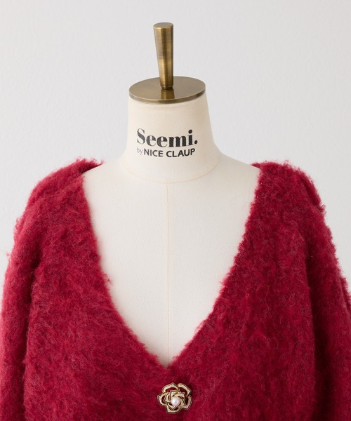 Seemi. byNICECLAUP（ シーミーバイナイスクラップ）の「【Seemi.】ブローチ付きニットショートカーディガン（カーディガン/ボレロ・レディース・レッド/グレー×ピンク/オフホワイト・FREE）」の16枚目の写真
