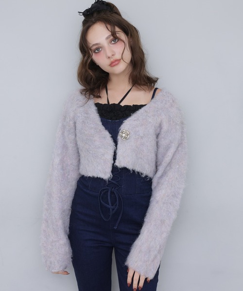 Seemi. byNICECLAUP（ シーミーバイナイスクラップ）の「【Seemi.】ブローチ付きニットショートカーディガン（カーディガン/ボレロ・レディース・レッド/グレー×ピンク/オフホワイト・FREE）」の18枚目の写真