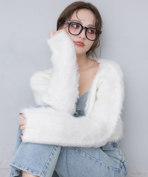 Seemi. byNICECLAUP（ シーミーバイナイスクラップ）の「【Seemi.】ブローチ付きニットショートカーディガン（カーディガン/ボレロ・レディース・レッド/グレー×ピンク/オフホワイト・FREE）」の15枚目の写真