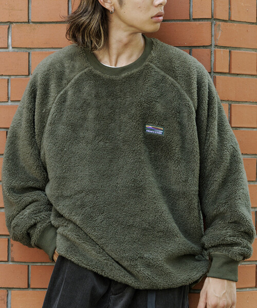 FREAK'S STORE（フリークスストア）の「限定展開 リラックスフィット ラグランスリーブ シャギーフリース プルオーバー（その他トップス・メンズ・ブラック/チャコールグレー/オリーブ/グレイッシュベージュ・SMALL/MEDIUM/LARGE）」の4枚目の写真