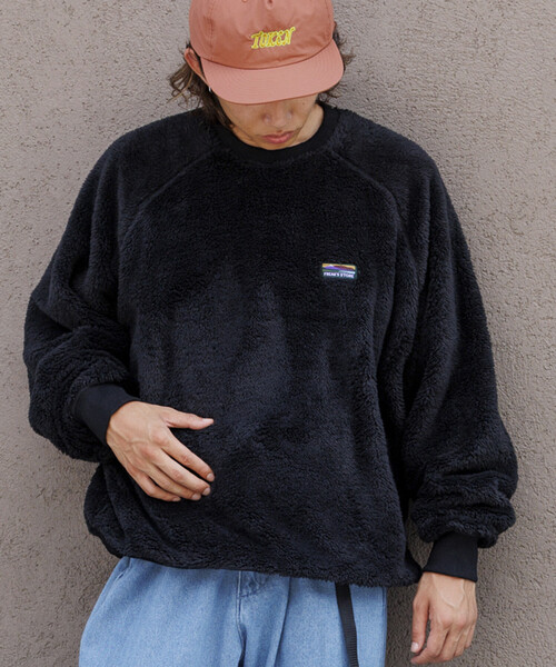 FREAK'S STORE（フリークスストア）の「限定展開 リラックスフィット ラグランスリーブ シャギーフリース プルオーバー（その他トップス・メンズ・ブラック/チャコールグレー/オリーブ/グレイッシュベージュ・SMALL/MEDIUM/LARGE）」の2枚目の写真