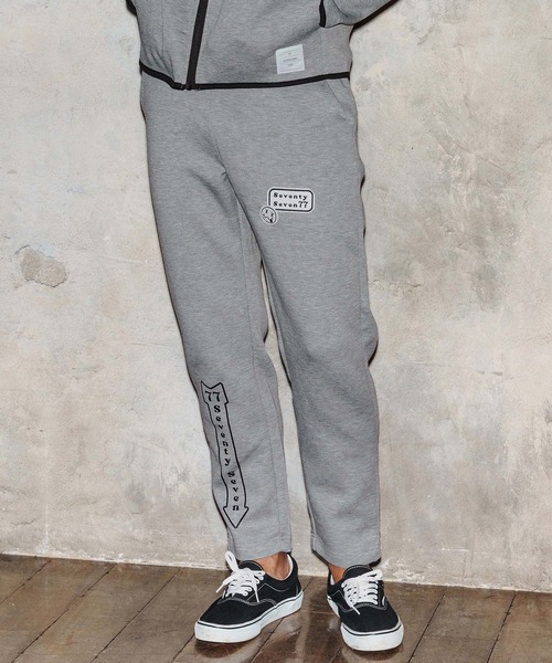 seventy seven（セブンティセブン）の「mp14172-cardboard long pants(arrow) スウェットパンツ(7725W080)（スウェットパンツ・メンズ・トップグレー/ブラック・XL/L/M/S）」の3枚目の写真