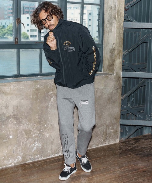 seventy seven（セブンティセブン）の「mp14172-cardboard long pants(arrow) スウェットパンツ(7725W080)（スウェットパンツ・メンズ・トップグレー/ブラック・XL/L/M/S）」の7枚目の写真