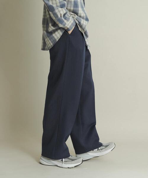 SENSE OF PLACE by URBAN RESEARCH（センスオブプレイスバイアーバンリサーチ）の「ウールライクダブルタックワイドパンツ（その他パンツ・メンズ・ネイビー/チャコールグレー/ブラック/ライトベージュ・SMALL/MEDIUM/LARGE）」の4枚目の写真