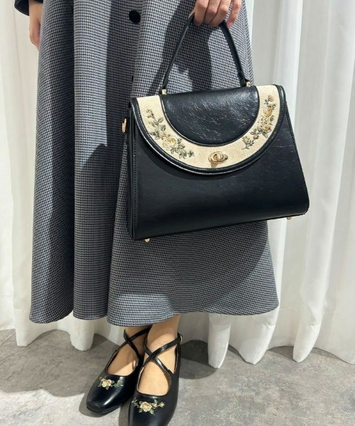 an another angelus（アンアナザーアンジェラス）の「サークルフラップ刺繍台形バッグ/fint フィント（ハンドバッグ・レディース・ブルーグリーン/ブラック・FREE）」の10枚目の写真