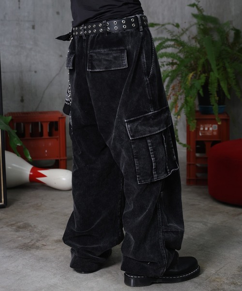 ILL'S（イルズ）の「AW バレル グランジ風洗い コーデュロイ カーゴパンツ ユニセックス 【ILL'S】（カーゴパンツ・メンズ・ブラック/ブラウン/グレー・L/M）」の4枚目の写真