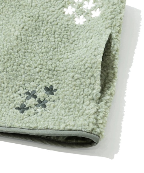 go slow caravan（ゴースローキャラバン）の「NUEVO BLANCA/ヌエヴォブランカ　フラワードット刺繍 ボアベスト（ベスト・レディース・ミント/ベージュ・FREE）」の5枚目の写真