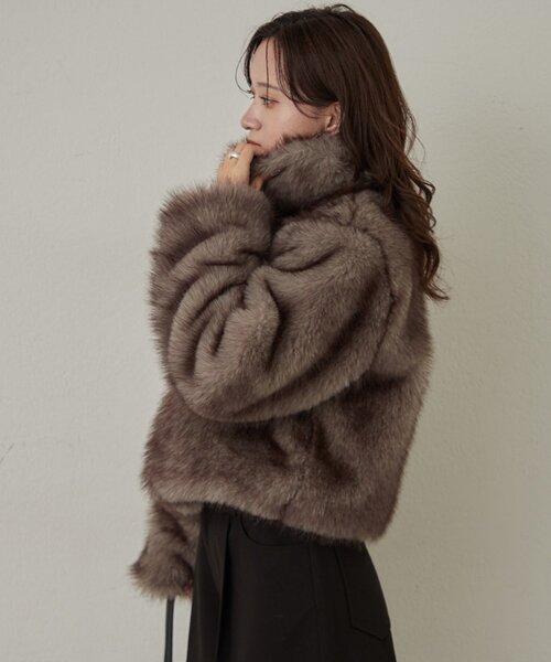 mline（エムライン）の「[mline]【新色BLK登場！】ファーアウター（その他アウター・レディース・ブラウン/ピンク/ベージュ/ブラック・FREE）」の2枚目の写真