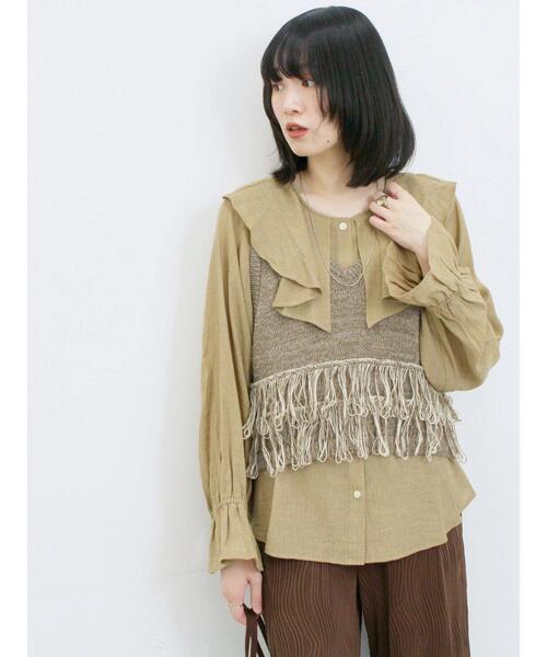 Samansa Mos2 blue（サマンサモスモスブルー）の「ラッフルカラーブラウス（シャツ/ブラウス・レディース・オフホワイト/サックスブルー/ベージュ・F）」の2枚目の写真