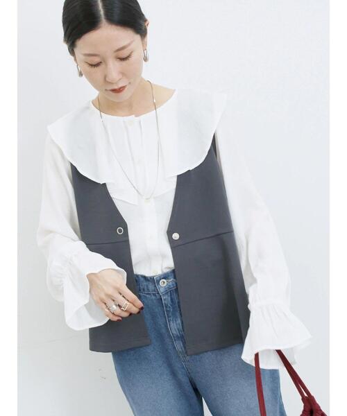 Samansa Mos2 blue（サマンサモスモスブルー）の「ラッフルカラーブラウス（シャツ/ブラウス・レディース・オフホワイト/サックスブルー/ベージュ・F）」の5枚目の写真