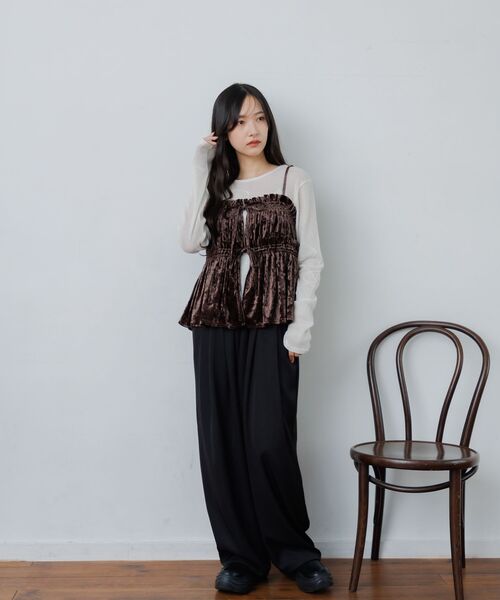 RETRO GIRL(レトロガール)の「ベロア2WAYフリルビスチェ(シャツ/ブラウス・レディース・スモークピンク/ブラック系その他/ダークブラウン・FREE)」の4枚目の写真