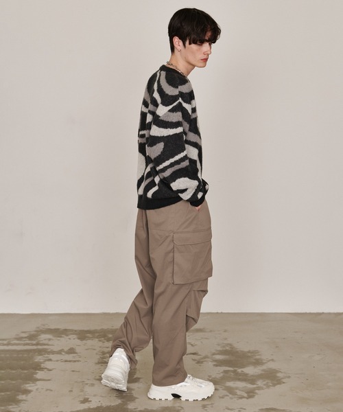 Revo.（レボ）の「マーブルカラー ジャガード モヘアタッチ 起毛 ルーズニット プルオーバー（ニット/セーター・メンズ・ブルー/イエロー/ブラック・L/M）」の17枚目の写真