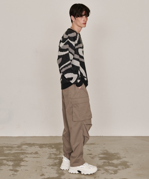 Revo.（レボ）の「マーブルカラー ジャガード モヘアタッチ 起毛 ルーズニット プルオーバー（ニット/セーター・メンズ・ブルー/イエロー/ブラック・L/M）」の18枚目の写真