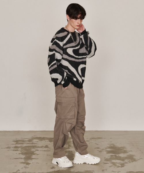 Revo.（レボ）の「マーブルカラー ジャガード モヘアタッチ 起毛 ルーズニット プルオーバー（ニット/セーター・メンズ・ブルー/イエロー/ブラック・L/M）」の19枚目の写真