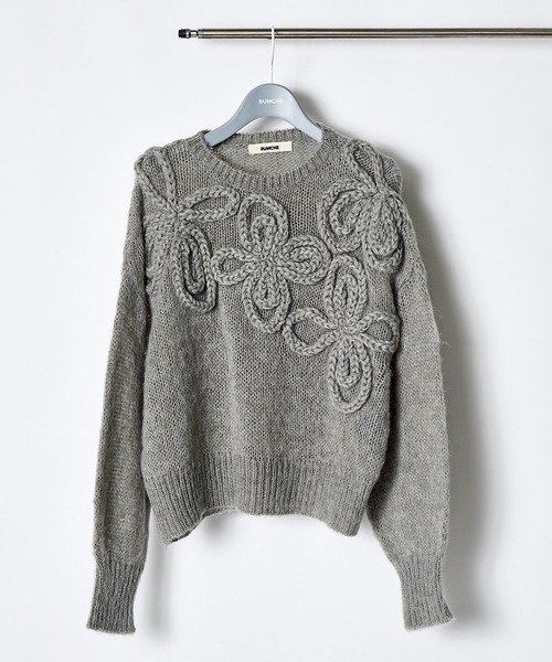 RUMCHE(ラムシェ)の「Chain Flower Knit Tops / チェーンフラワーニットトップス(ニット/セーター・レディース・ブラック/グレー/ホワイト・FREE)」の4枚目の写真