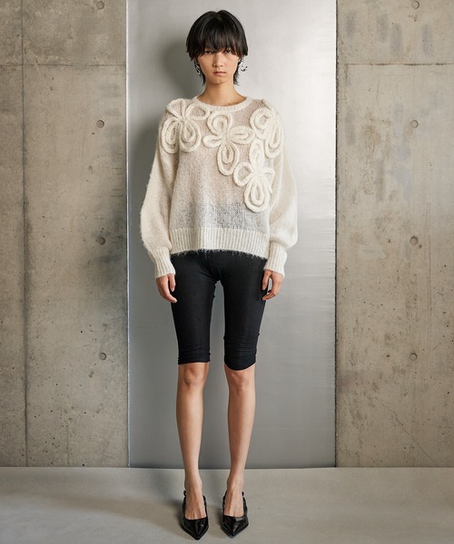 RUMCHE(ラムシェ)の「Chain Flower Knit Tops / チェーンフラワーニットトップス(ニット/セーター・レディース・ブラック/グレー/ホワイト・FREE)」の7枚目の写真