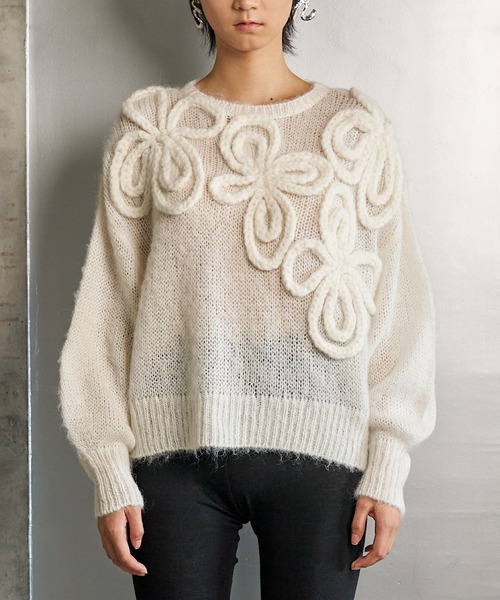 RUMCHE(ラムシェ)の「Chain Flower Knit Tops / チェーンフラワーニットトップス(ニット/セーター・レディース・ブラック/グレー/ホワイト・FREE)」の5枚目の写真