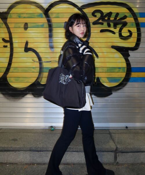 BLACKPURPLE(ブラックパープル)の「クリスタルダブルサイドバッグ BP Crystal DoubleSide Bag(ショルダーバッグ・レディース・ブラック・FREE)」の6枚目の写真