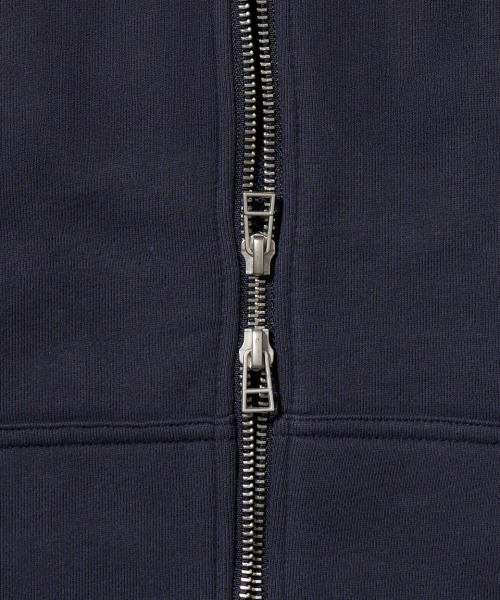 AECA(エイカ)の「AECA SIGNATURE ZIP UP HOODIE-NAVY(パーカー・レディース・その他・SMALL/MEDIUM/LARGE/X-LARGE)」の4枚目の写真
