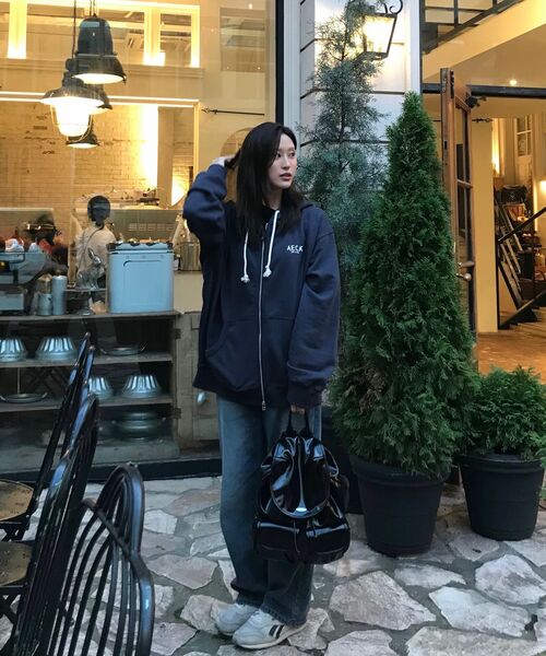 AECA(エイカ)の「AECA SIGNATURE ZIP UP HOODIE-NAVY(パーカー・レディース・その他・SMALL/MEDIUM/LARGE/X-LARGE)」の2枚目の写真