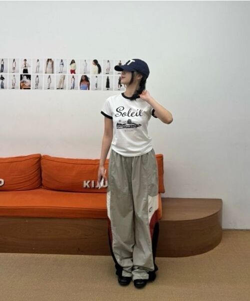 Kijun(キジュン)の「Paneled Jogger Pants Khaki Beige(スウェットパンツ・レディース・その他・MEDIUM/LARGE)」の7枚目の写真