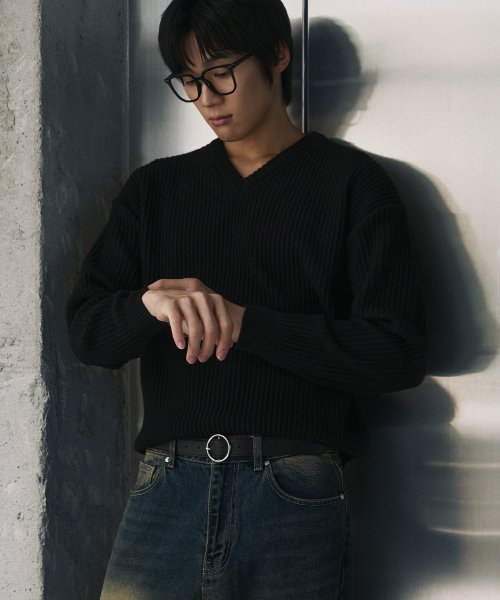 NODU（ノードユー）の「Vネックワッフルエッセンシャルニット[ブラック]（ニット/セーター・メンズ・ブラック・MEDIUM/LARGE）」の2枚目の写真