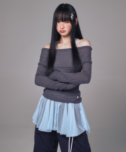 YOUHEE(ユヒ)の「BASIC OFF SHOULDER KNIT CHARCOAL(ニット/セーター・レディース・その他・FREE)」の1枚目の写真