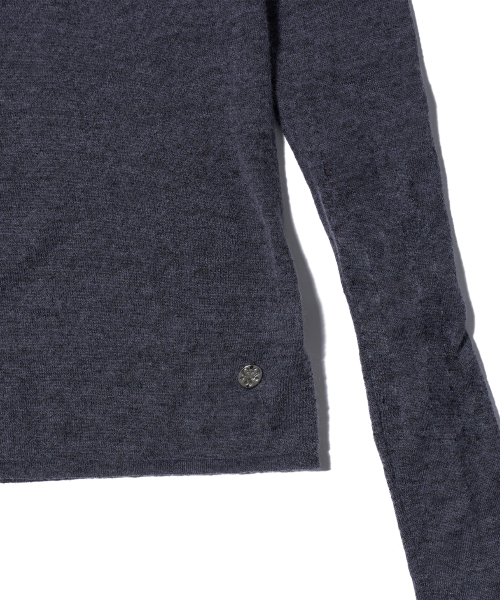 YOUHEE(ユヒ)の「BASIC OFF SHOULDER KNIT CHARCOAL(ニット/セーター・レディース・その他・FREE)」の5枚目の写真