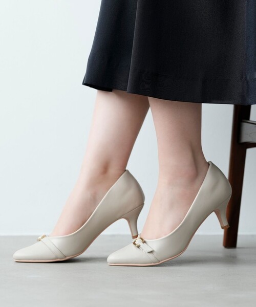 ANY SIS（エニィスィス）の「【22.5~24.5cm】ベルテッドレディライク パンプス（パンプス・レディース・ブラック系/ベージュ系・SS/LL/LARGE/MEDIUM/SMALL）」の2枚目の写真