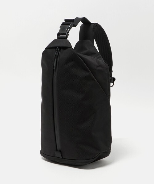 Aer（エアー）の「＜Aer＞スリング バッグ ３（ボディバッグ/ウエストポーチ・メンズ・ブラック・FREE）」の5枚目の写真