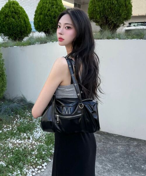 MUCENT(ムセント)の「ノックスメタルロゴアイレットストラップショルダーバッグ 男女共用(ショルダーバッグ・レディース・ブラック・FREE)」の9枚目の写真
