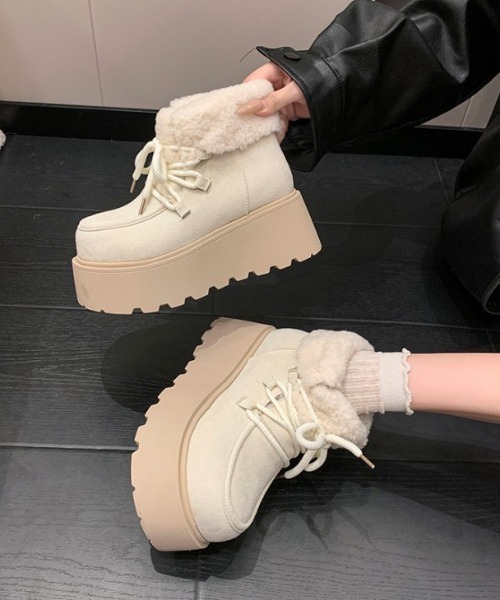 AMELY(エミリー)の「裏ボア 厚底レースアップショートブーツ(ブーツ・レディース・ブラウン/キャメル/アイボリー・40/39/38/37/36/35)」の9枚目の写真