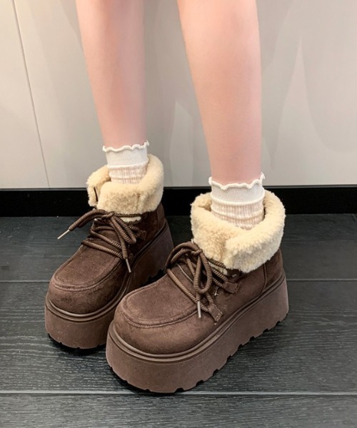 AMELY(エミリー)の「裏ボア 厚底レースアップショートブーツ(ブーツ・レディース・ブラウン/キャメル/アイボリー・40/39/38/37/36/35)」の11枚目の写真