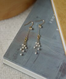 ear PAPILLONNER（イアパピヨネ）の「シャワーパールピアス（ピアス（両耳用））」