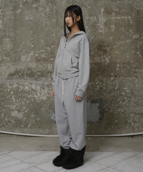 ERER(エルエル)の「Vintage Label Zip-up Hoodie Melange Gray(パーカー・レディース・アッシュグレー・1/2)」の4枚目の写真
