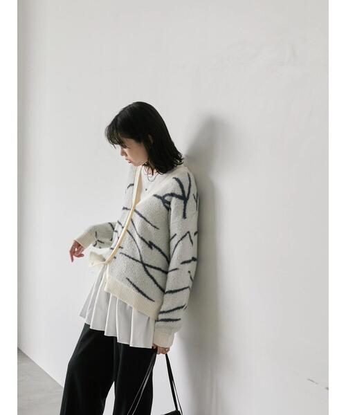 Samansa Mos2 blue（サマンサモスモスブルー）の「◎ニュアンス柄ニットCD（カーディガン/ボレロ・レディース・グレー/ブラック/キナリ・F）」の17枚目の写真