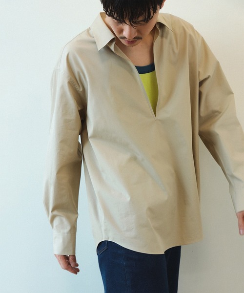 QUATTROCCHI（クアトロッキ）の「QUATTROCCHI / ディープ Vネック カプリシャツ（シャツ/ブラウス・メンズ・ブルー/ホワイト/ベージュ・MEDIUM/LARGE）」の2枚目の写真