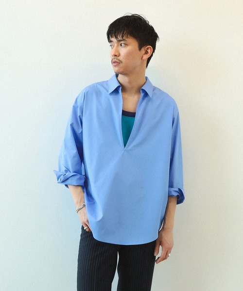 QUATTROCCHI（クアトロッキ）の「QUATTROCCHI / ディープ Vネック カプリシャツ（シャツ/ブラウス・メンズ・ブルー/ホワイト/ベージュ・MEDIUM/LARGE）」の3枚目の写真