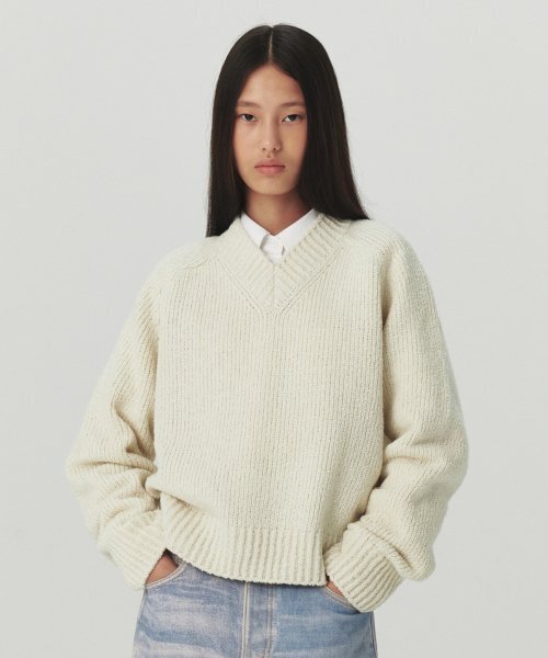 LEVAR(レバー)の「Multi-Boucle V-Neck Knit - Off White(ニット/セーター・レディース・Off White・FREE)」の2枚目の写真