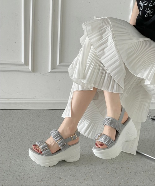 Shoes in Closet(シューズインクローゼット)の「【間もなく入荷!】+9.0㎝ 超軽量 厚底 スタイルアップソール シアー ギャザー ベルト サンダル 5482(サンダル・レディース・ホワイト/ブラック×ブラック/グレー/ピンク・L/M/S/XS/3L/LL)」の9枚目の写真