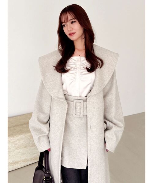 dazzlin（ダズリン）の「【久間田琳加コラボ】サテンオフショルシャツ