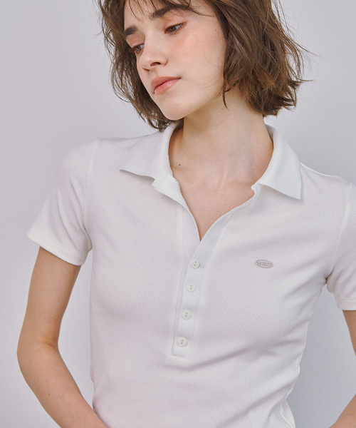 MARROT（マロット）の「スリムボタンカラーTシャツ_ホワイト（ポロシャツ・レディース・アイボリー・MEDIUM/SMALL）」の4枚目の写真