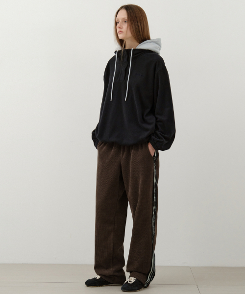 WEDNESDAYOASISFORWOMEN(ウェンズデー オアシス フォー ウーマン)の「W/エッセンシャルライントラックコーデュロイワイドパンツ_BROWN(W25-PT34)(その他パンツ・レディース・ブラウン・MEDIUM/LARGE)」の3枚目の写真