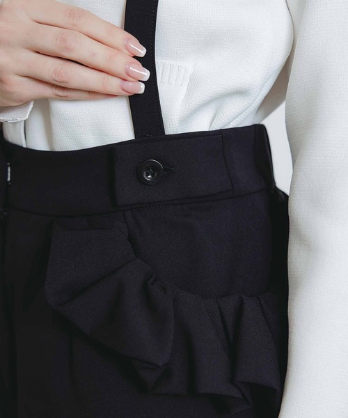 PICCIN PERLA（ピッチンペルラ）の「フリルポケットサスペンダー付きパンツ（その他パンツ・レディース・ブラック・S/M）」の6枚目の写真