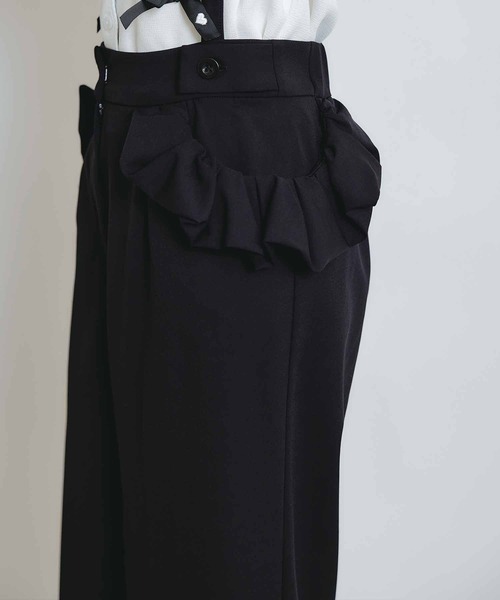 PICCIN PERLA（ピッチンペルラ）の「フリルポケットサスペンダー付きパンツ（その他パンツ・レディース・ブラック・S/M）」の5枚目の写真