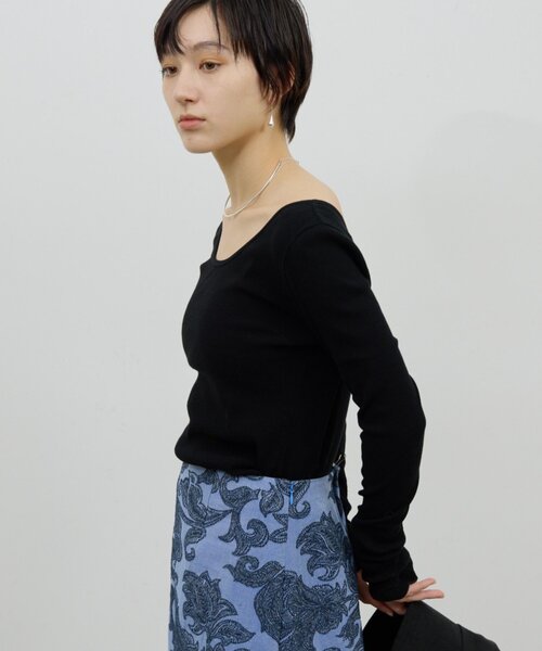 GALLARDAGALANTE（ガリャルダガランテ）の「【前後2WAY】ハイツイストリブロンTee（Tシャツ/カットソー・レディース・レッド/ホワイト/ブラック・FREE）」の6枚目の写真