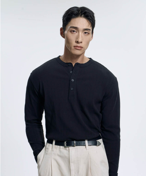 TOLANCE(トランス)の「ヘンリーネックマッスルフィットリブロングスリーブ3カラー(Tシャツ/カットソー・メンズ・ブラック/ブラウン/アイボリー・MEDIUM/LARGE/X-LARGE)」の4枚目の写真