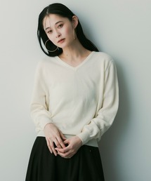 カシミヤブレンドVネックニット