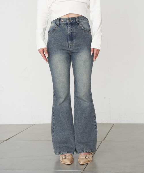 RAY CASSIN（レイカズン）の「ロゴ刺繍スタッズ細フレアデニムパンツ（デニムパンツ・レディース・スカイブルー/ネイビー/ブルー・M/S）」の20枚目の写真
